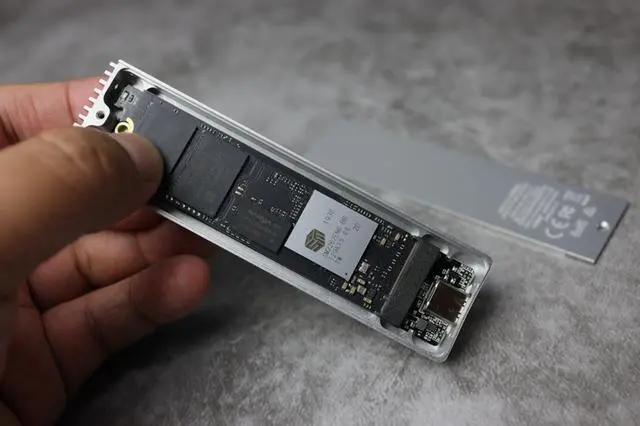 手機(jī)固態(tài)硬盤(pán)工作原理